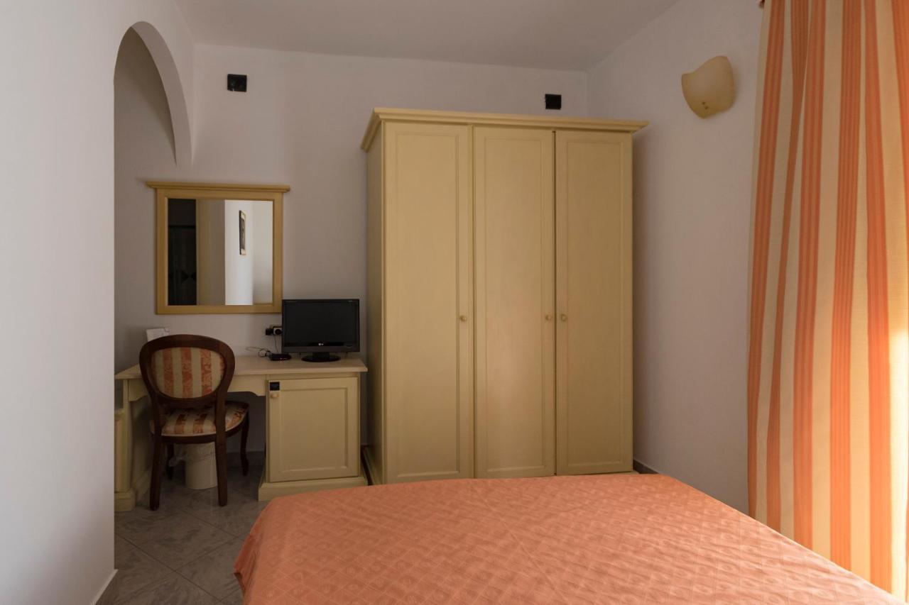 Hotel Stella 2000 Olbia Exterior photo