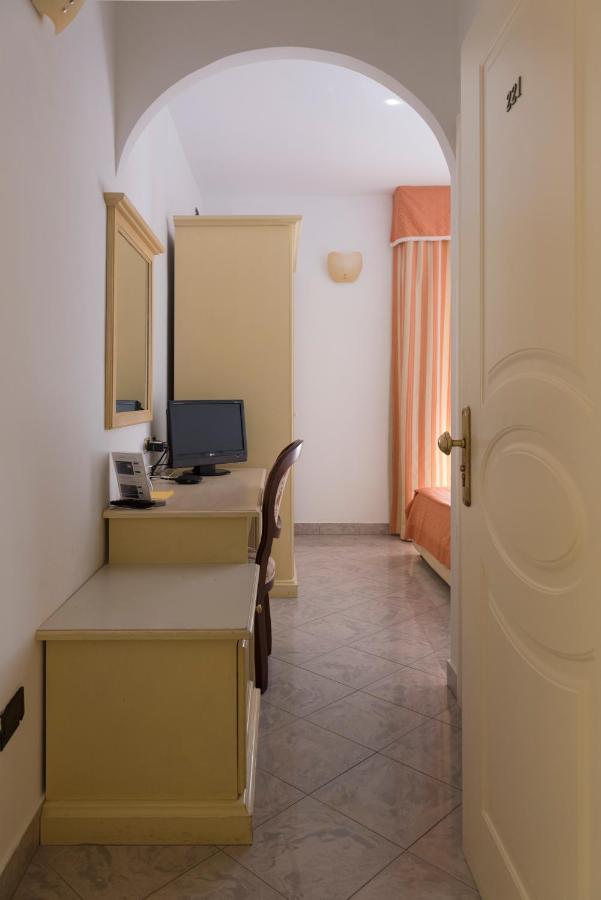 Hotel Stella 2000 Olbia Exterior photo