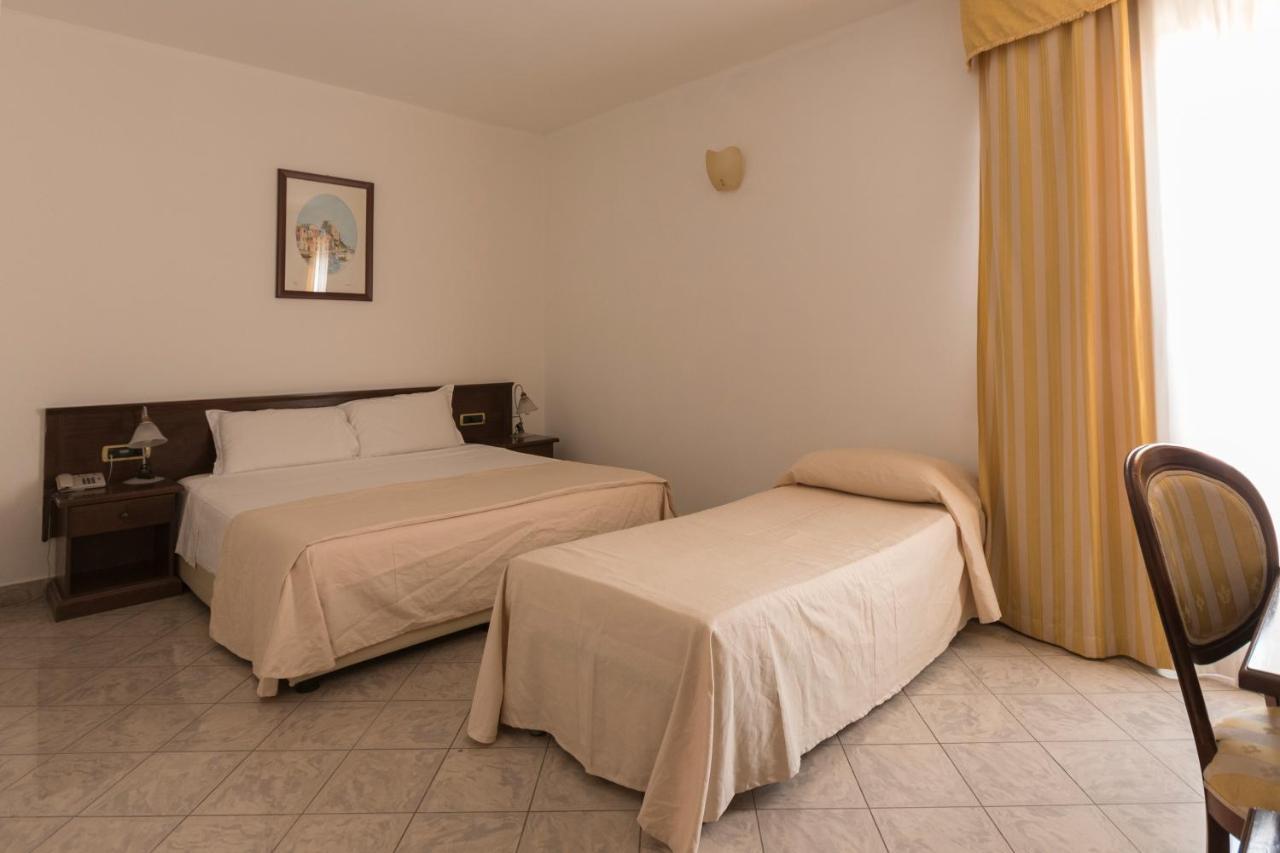 Hotel Stella 2000 Olbia Exterior photo