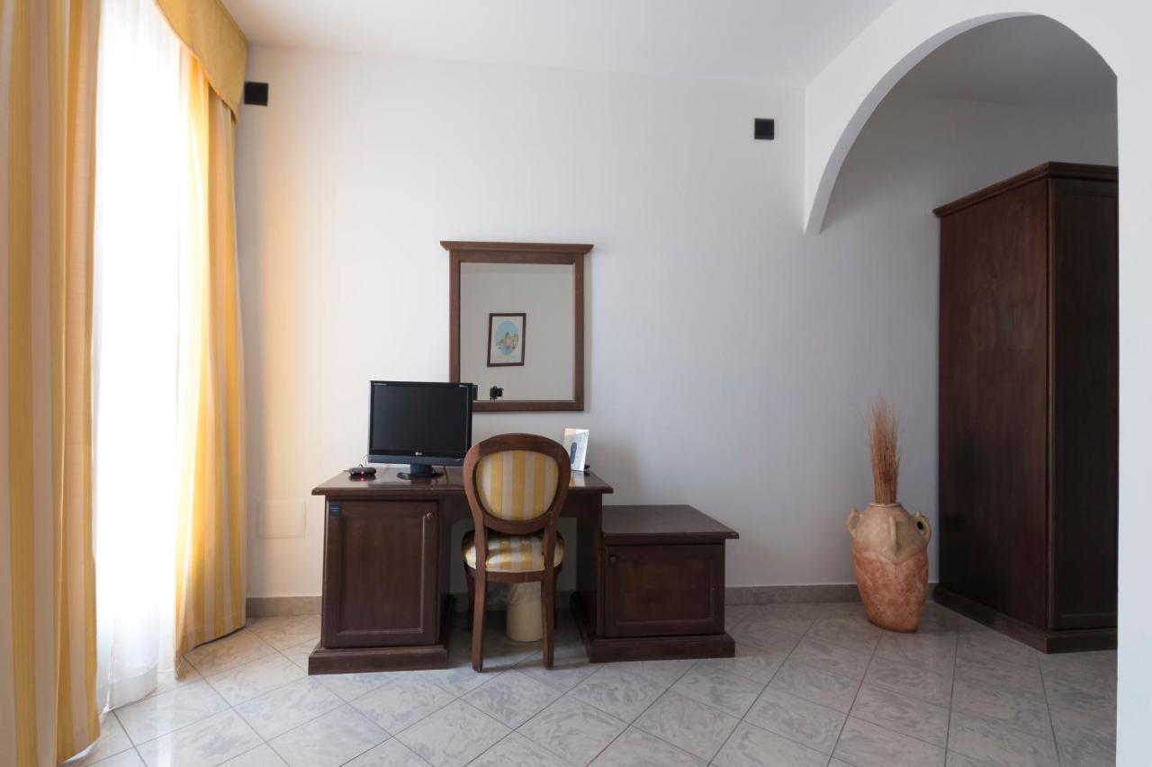 Hotel Stella 2000 Olbia Exterior photo