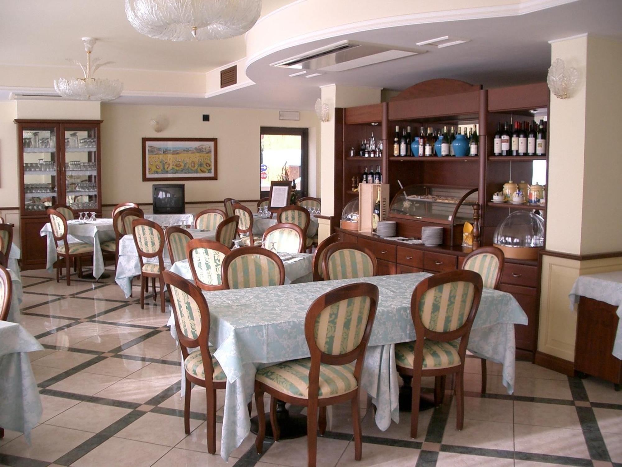 Hotel Stella 2000 Olbia Exterior photo