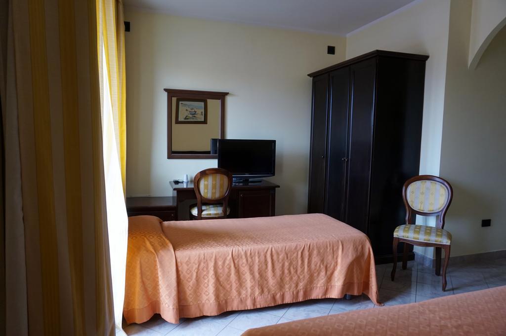 Hotel Stella 2000 Olbia Exterior photo